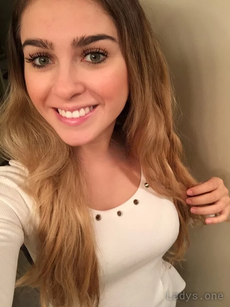 Giovanna (21) – Call Girl & Independent Escort Service in Flint - Gallery Photo 4