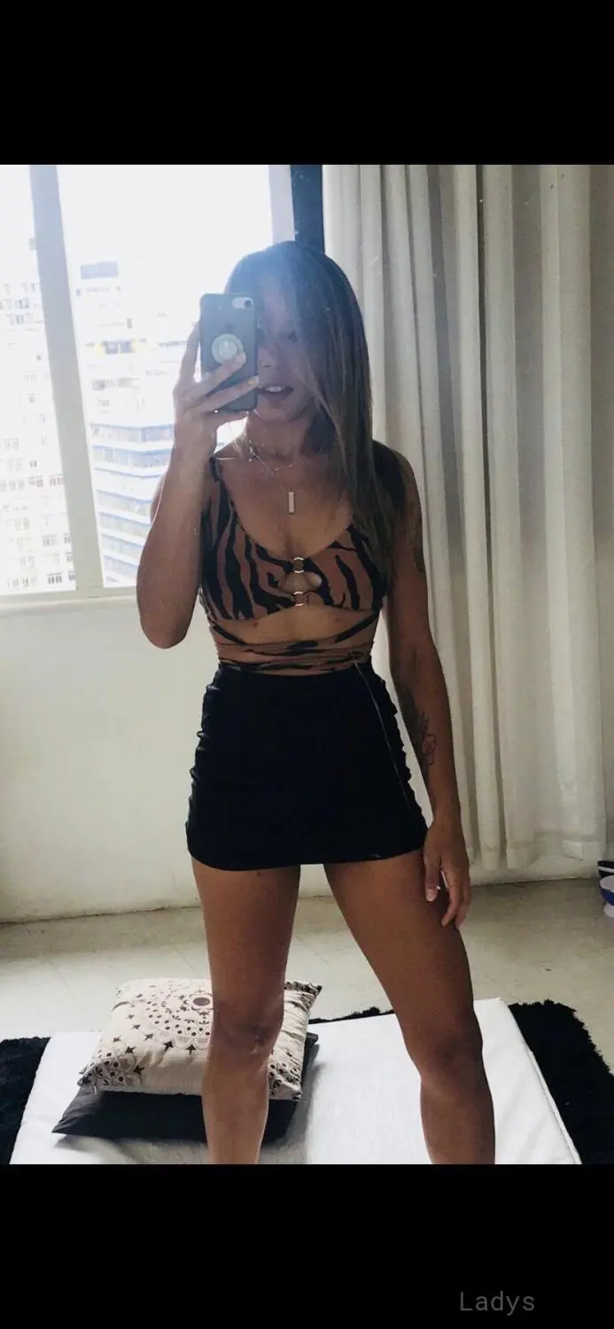 Mirella (20) – Call Girl & Independent Escort Service in Florianópolis - Gallery Photo 4