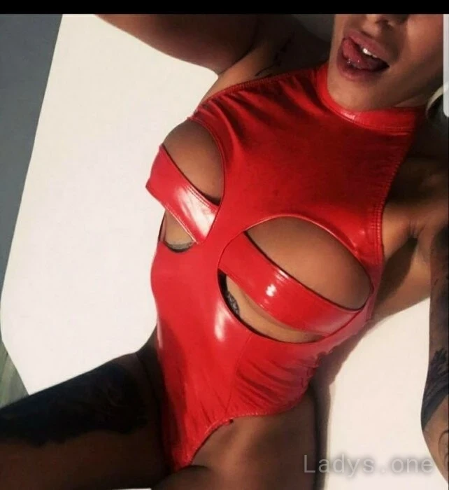 Ella (25) – Call Girl & Independent Escort Service in Frederikshavn - Gallery Photo 5