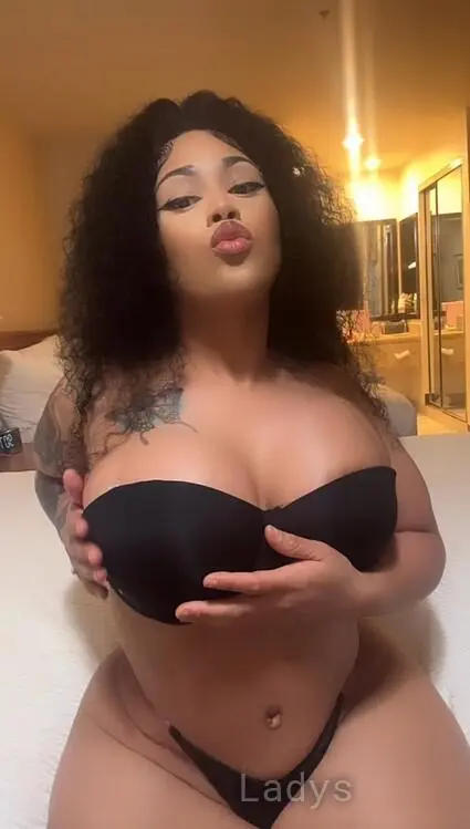 Miahhcali (27) – Call Girl & Independent Escort Service in Fresno - Gallery Photo 5