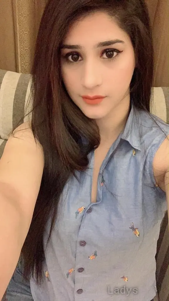 Taniya (21) – Call Girl & Independent Escort Service in Fujairah - Gallery Photo 3