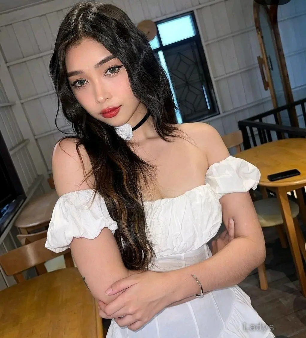 Emma (22) – Call Girl & Independent Escort Service in Fussa - Gallery Photo 2