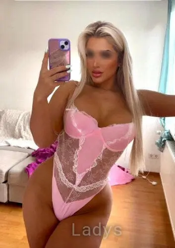 Pamela (33) – Call Girl & Independent Escort Service in Galway - Gallery Photo 2