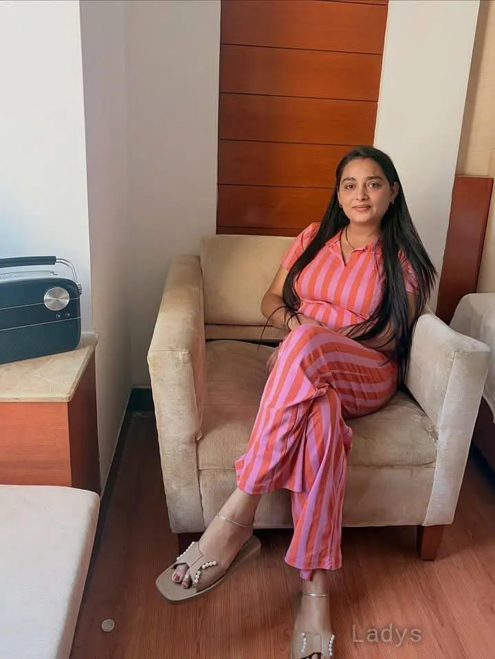 Rebecca (22) – Call Girl & Independent Escort Service in Gāndhīdhām - Gallery Photo 2