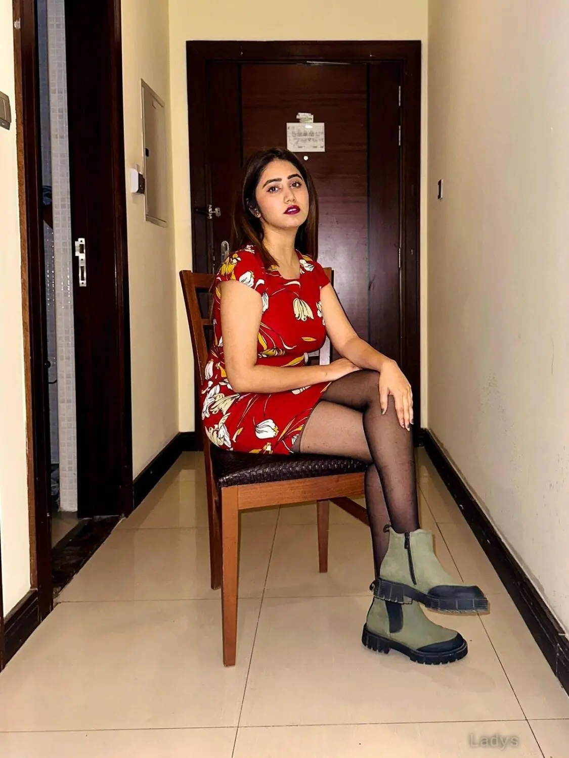 Kate (22) – Call Girl & Independent Escort Service in Gāndhīdhām - Gallery Photo 2