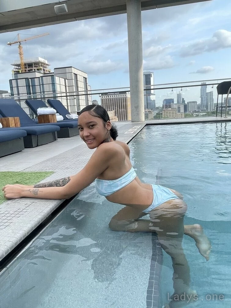 Goddess (19) – Call Girl & Independent Escort Service in Gary - Gallery Photo 5
