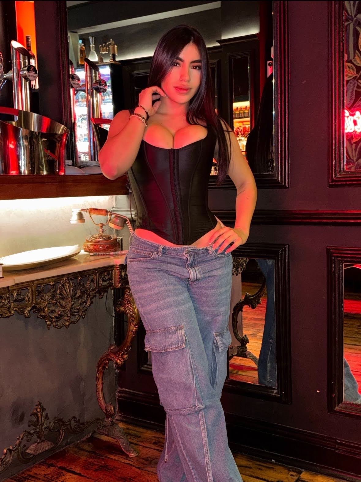 Susana (18) – Call Girl & Independent Escort Service in Zürich - Gallery Photo 2