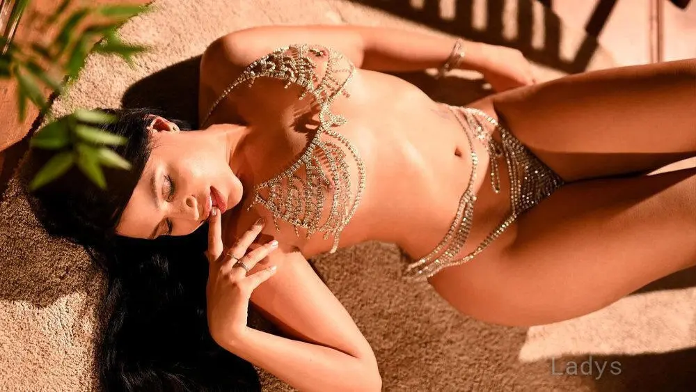 Ellen Castro (26) – Call Girl & Independent Escort Service in Genk - Gallery Photo 5
