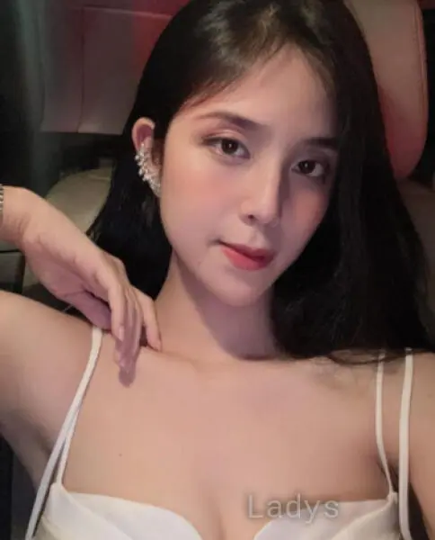 Mina (24) – Call Girl & Independent Escort Service in Genting Highland - Gallery Photo 2