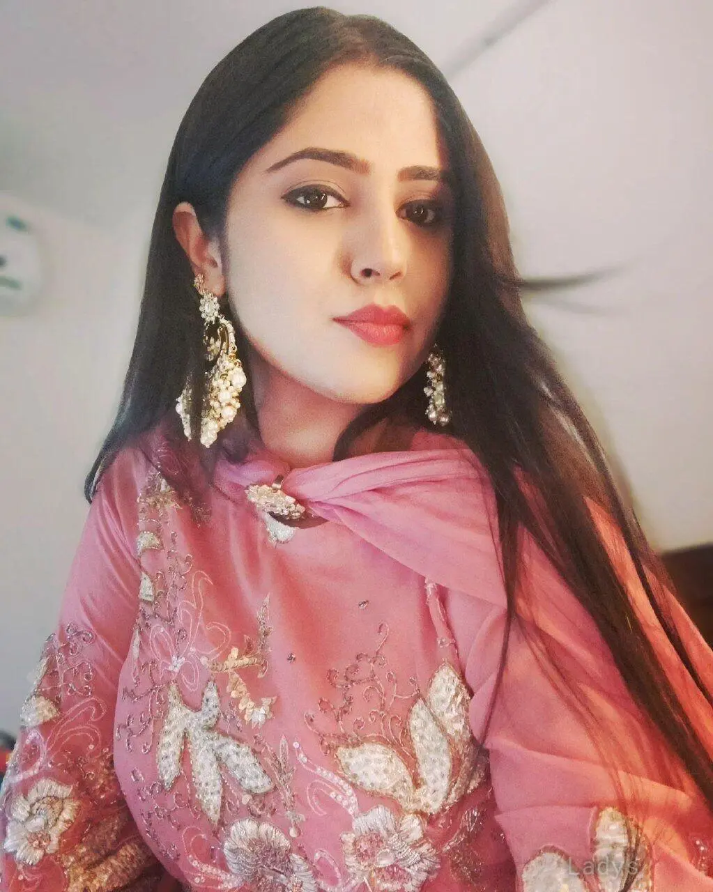 Khushi (23) – Call Girl & Independent Escort Service in Ghāziābād - Gallery Photo 4