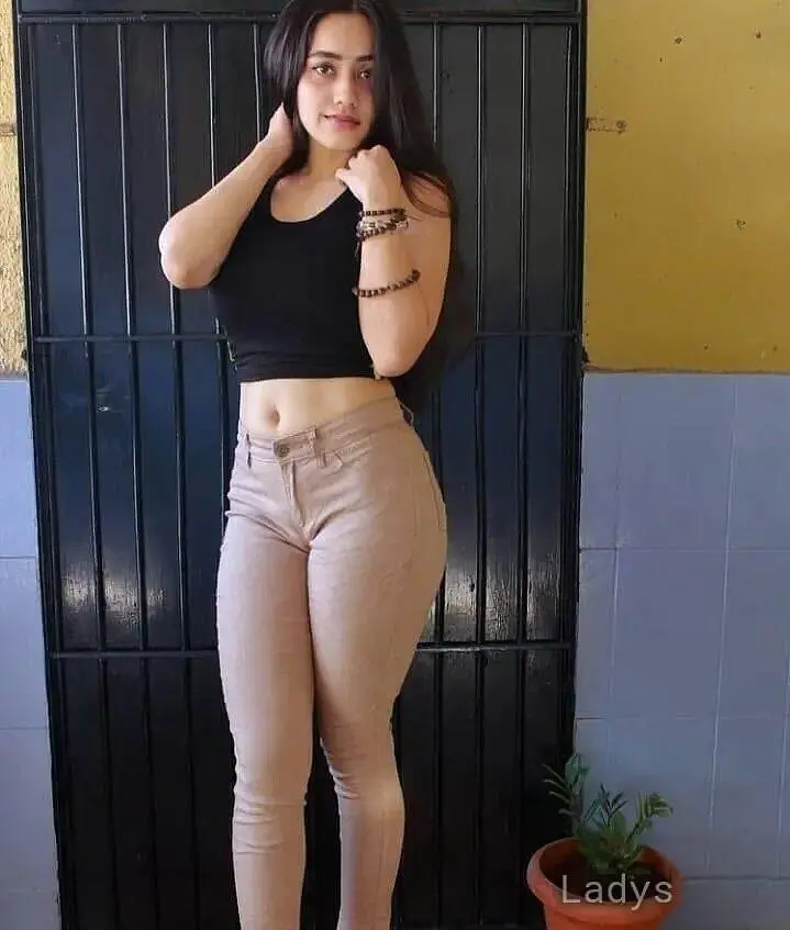 Qiqi (27) – Call Girl & Independent Escort Service in Ghāziābād - Gallery Photo 4