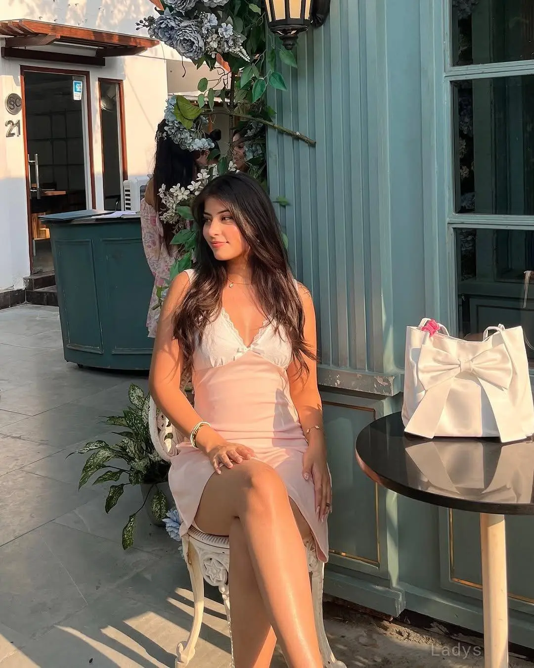 Gunjan (23) – Call Girl & Independent Escort Service in Ghāziābād - Gallery Photo 4
