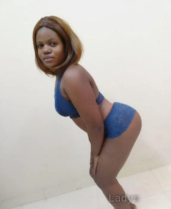 Angel (22) – Call Girl & Independent Escort Service in Ghubra - Gallery Photo 3