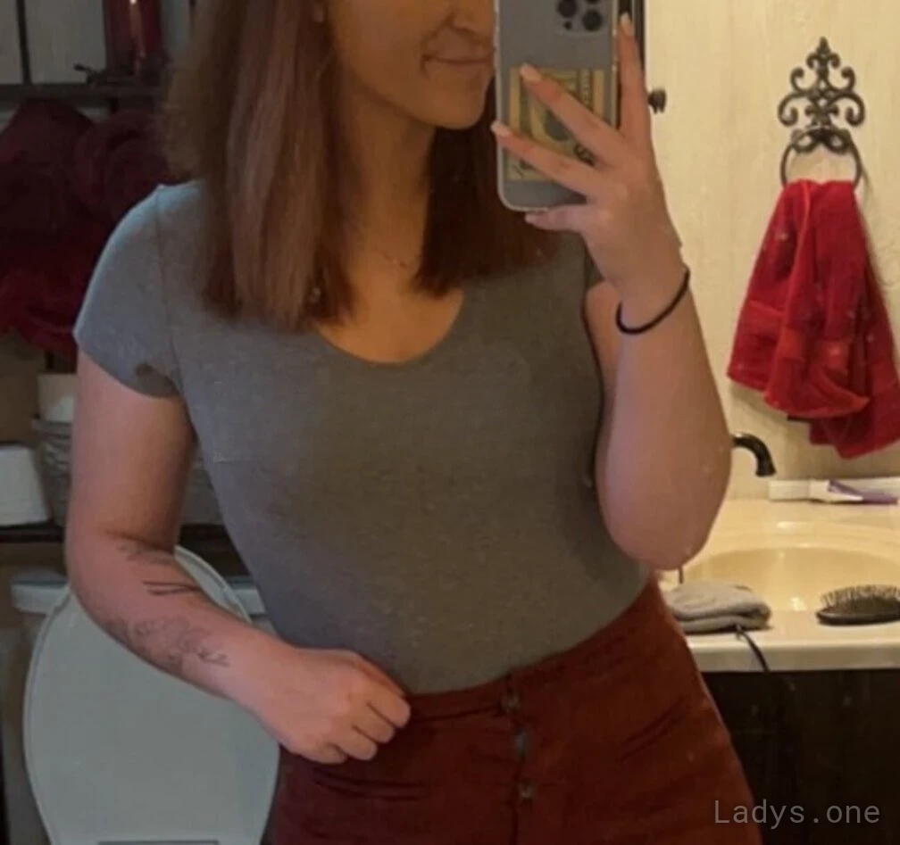 Peaches May (21) – Call Girl & Independent Escort Service in Gilbert - Gallery Photo 2