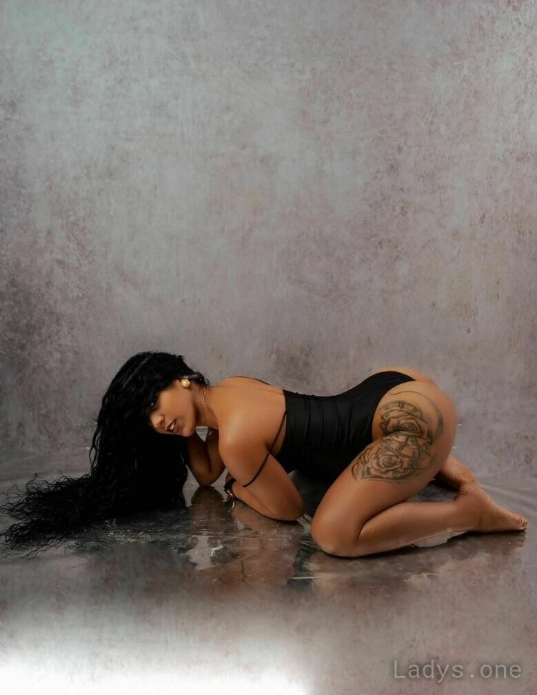 Esmeralda (25) – Call Girl & Independent Escort Service in Glendale - Gallery Photo 2