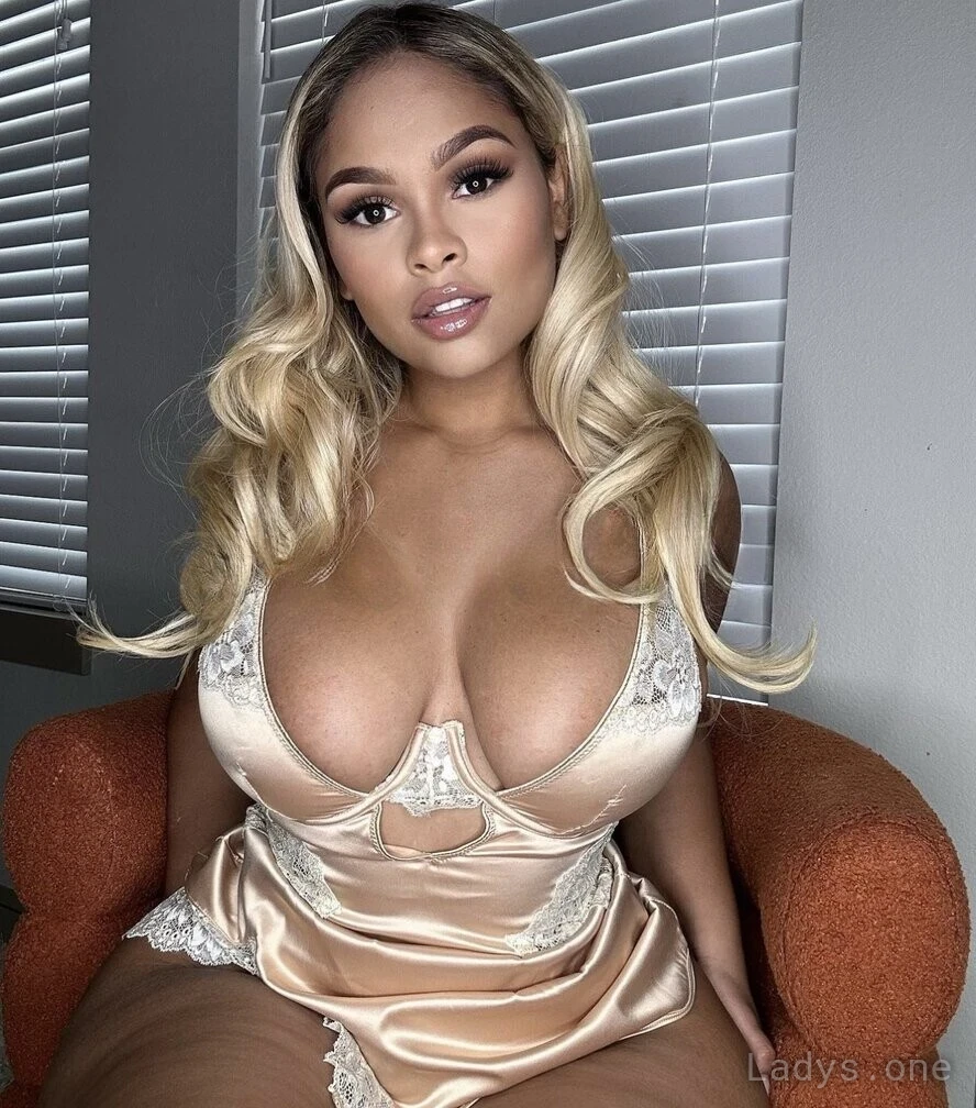 Koko (28) – Call Girl & Independent Escort Service in Glendale - Gallery Photo 2