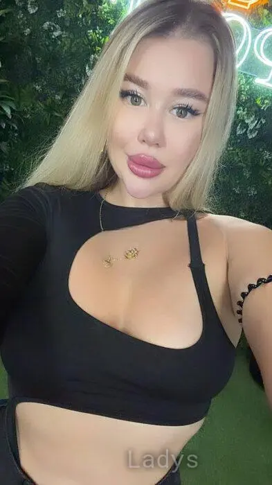 Ann (27) – Call Girl & Independent Escort Service in Glyfáda - Gallery Photo 4