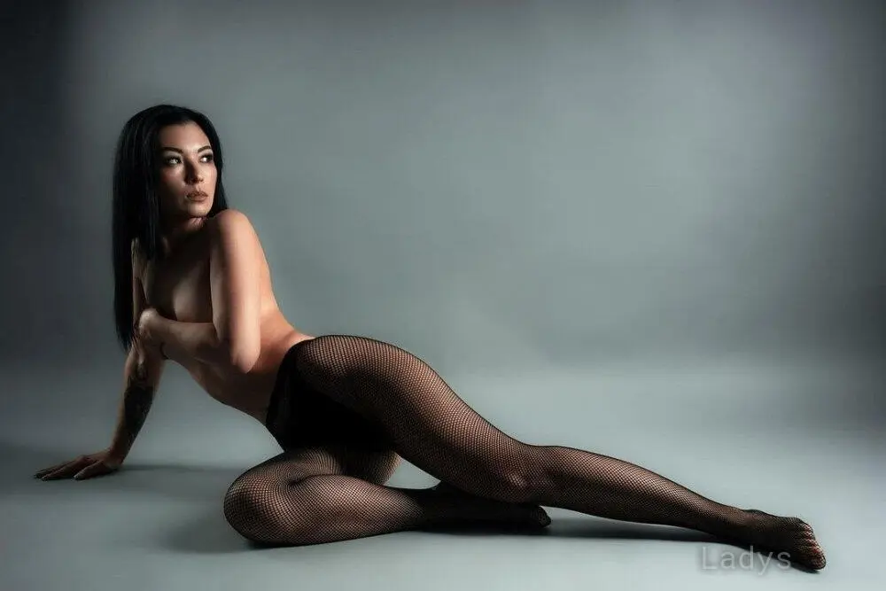 Alya (28) – Call Girl & Independent Escort Service in Glyfáda - Gallery Photo 3