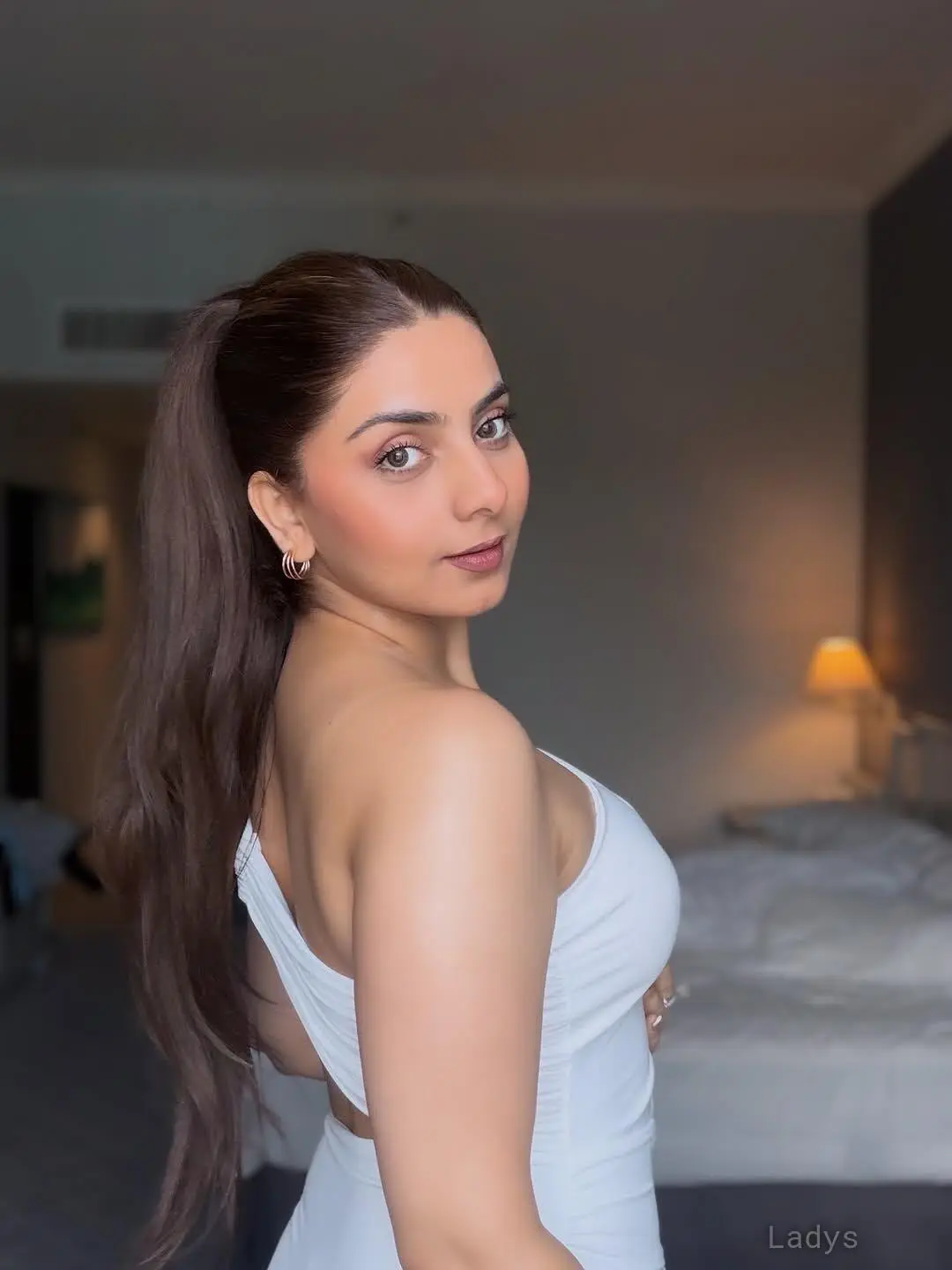 Nidhi Sharma (23) – Call Girl & Independent Escort Service in Goa - Gallery Photo 3