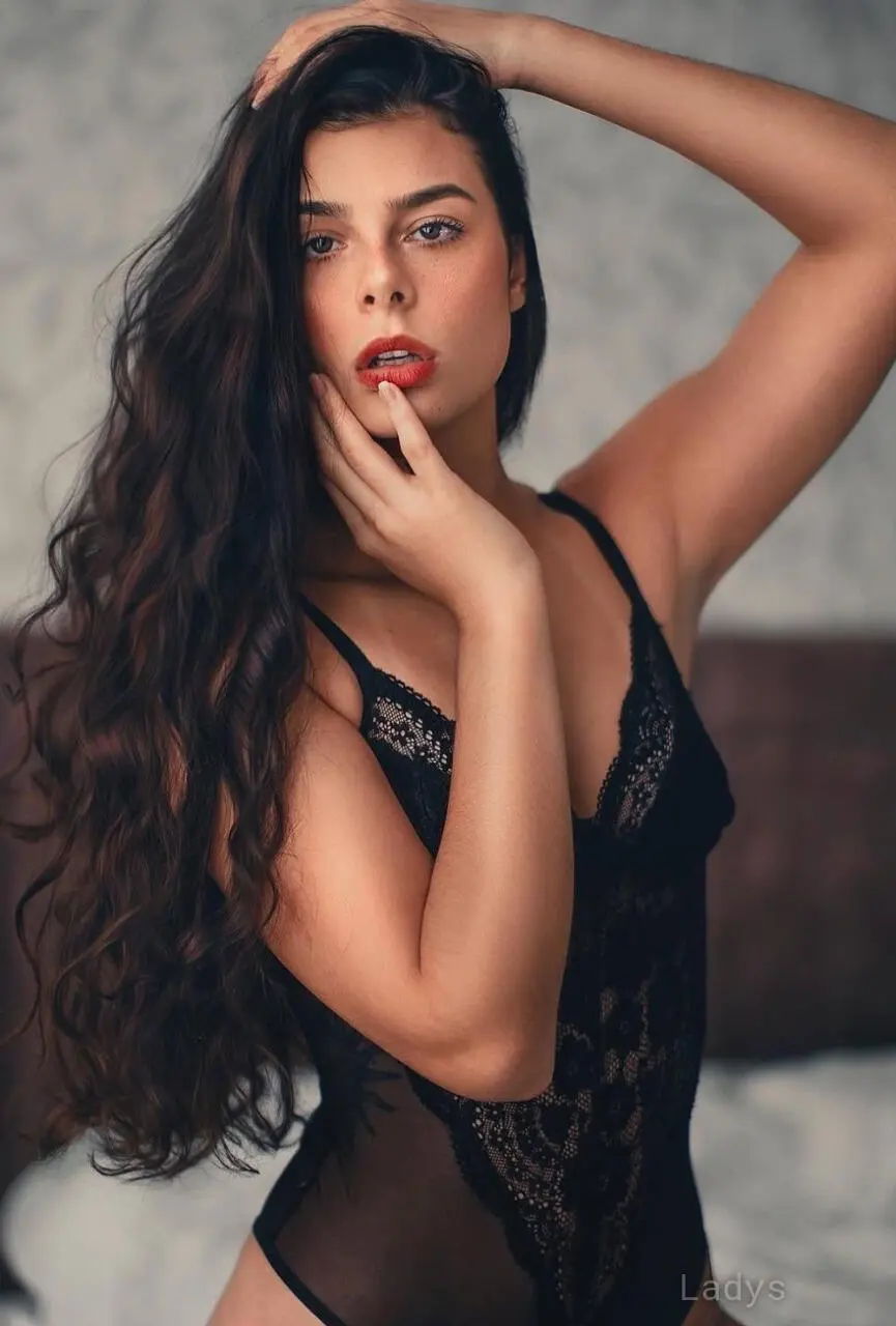 Julia (25) – Call Girl & Independent Escort Service in Golem - Gallery Photo 5