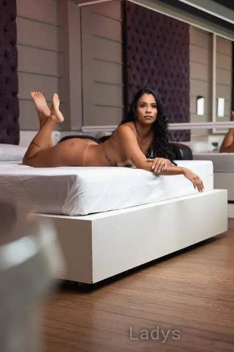 Samantha (24) – Call Girl & Independent Escort Service in Golem - Gallery Photo 4