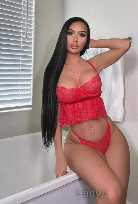Sara (24) – Call Girl & Independent Escort Service in Graz - Gallery Photo 4