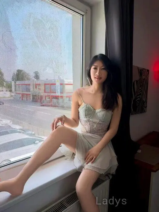Youyou (27) – Call Girl & Independent Escort Service in Graz - Gallery Photo 4