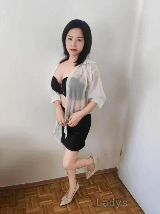 Lingling (33) – Call Girl & Independent Escort Service in Graz - Gallery Photo 3