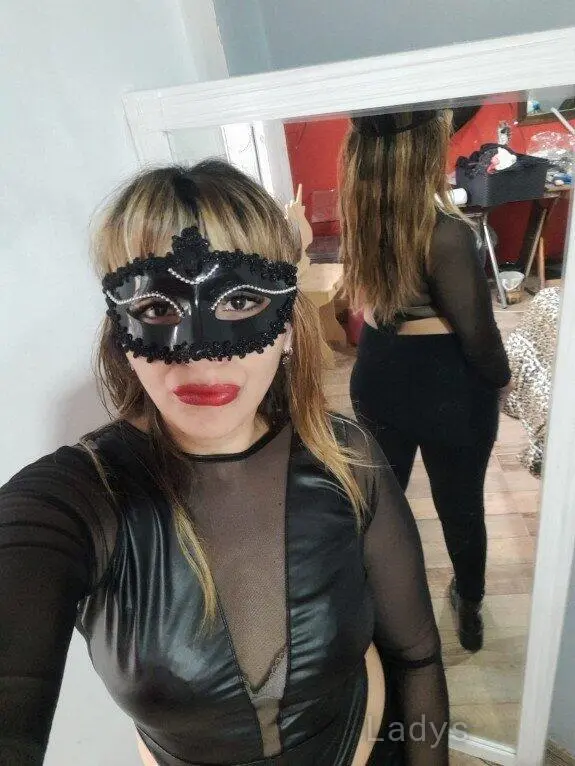 Laurianne (29) – Call Girl & Independent Escort Service in Graz - Gallery Photo 2