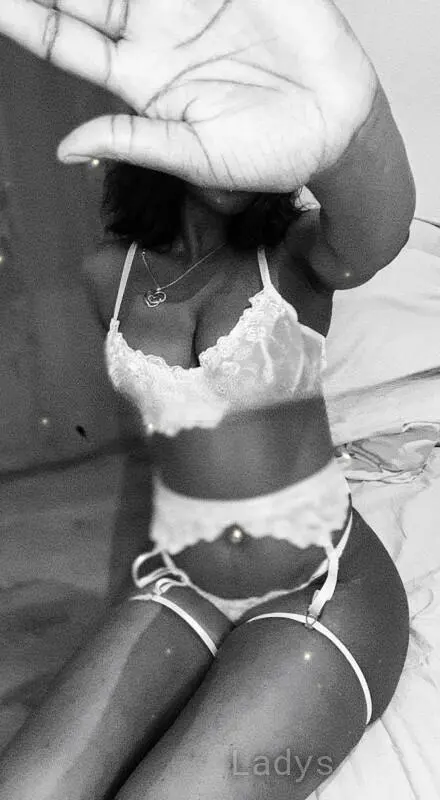 Linda (24) – Call Girl & Independent Escort Service in Grenoble - Gallery Photo 3