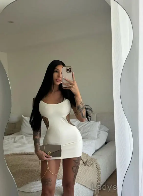 Carla (27) – Call Girl & Independent Escort Service in Grenoble - Gallery Photo 4