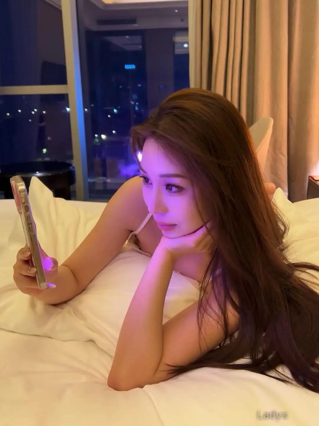 Emma (23) – Call Girl & Independent Escort Service in Guangzhou - Gallery Photo 2