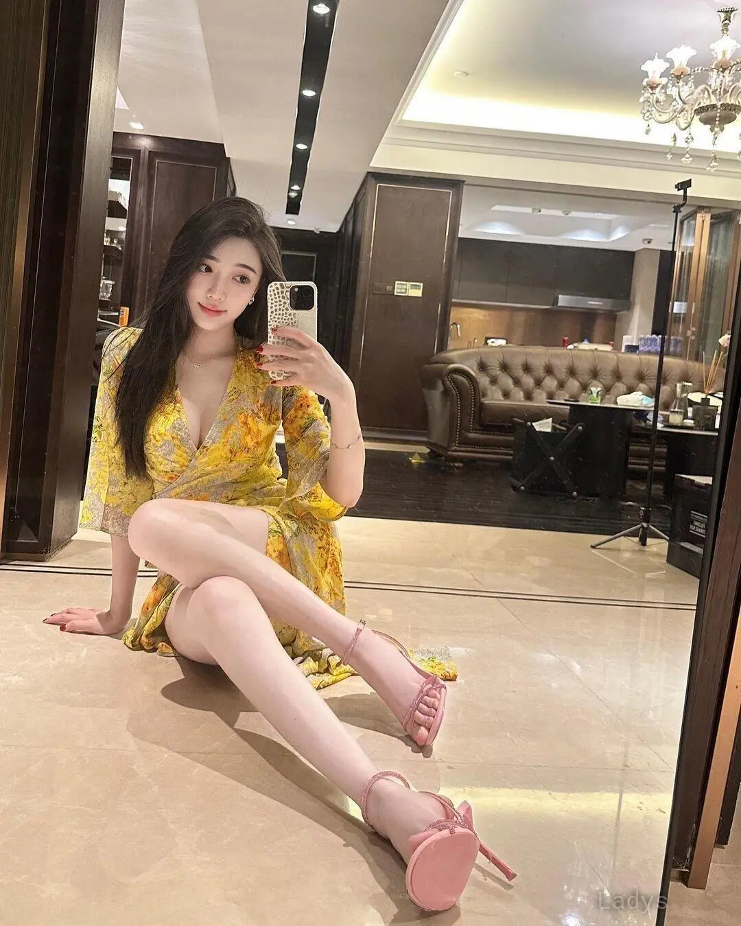 Anna (24) – Call Girl & Independent Escort Service in Guilin - Gallery Photo 2