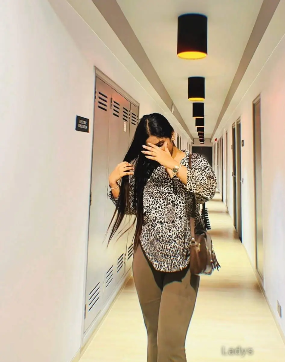 Janvi (25) – Call Girl & Independent Escort Service in Gurgaon - Gallery Photo 3
