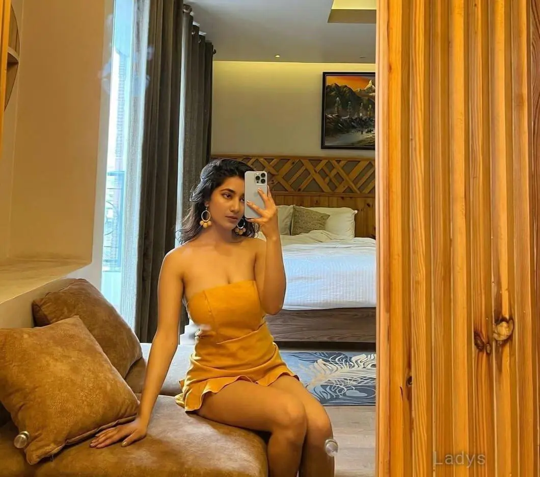Anamika (26) – Call Girl & Independent Escort Service in Gurgaon - Gallery Photo 2