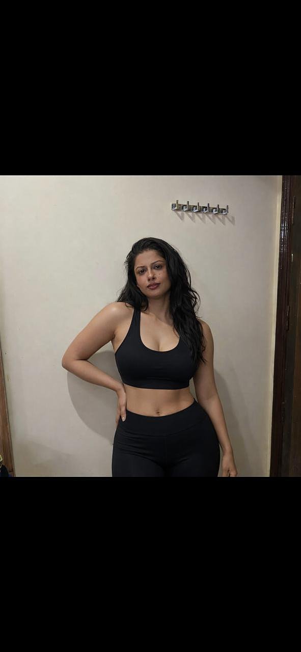 Bella (22) – Call Girl & Independent Escort Service in Gurgaon - Gallery Photo 5