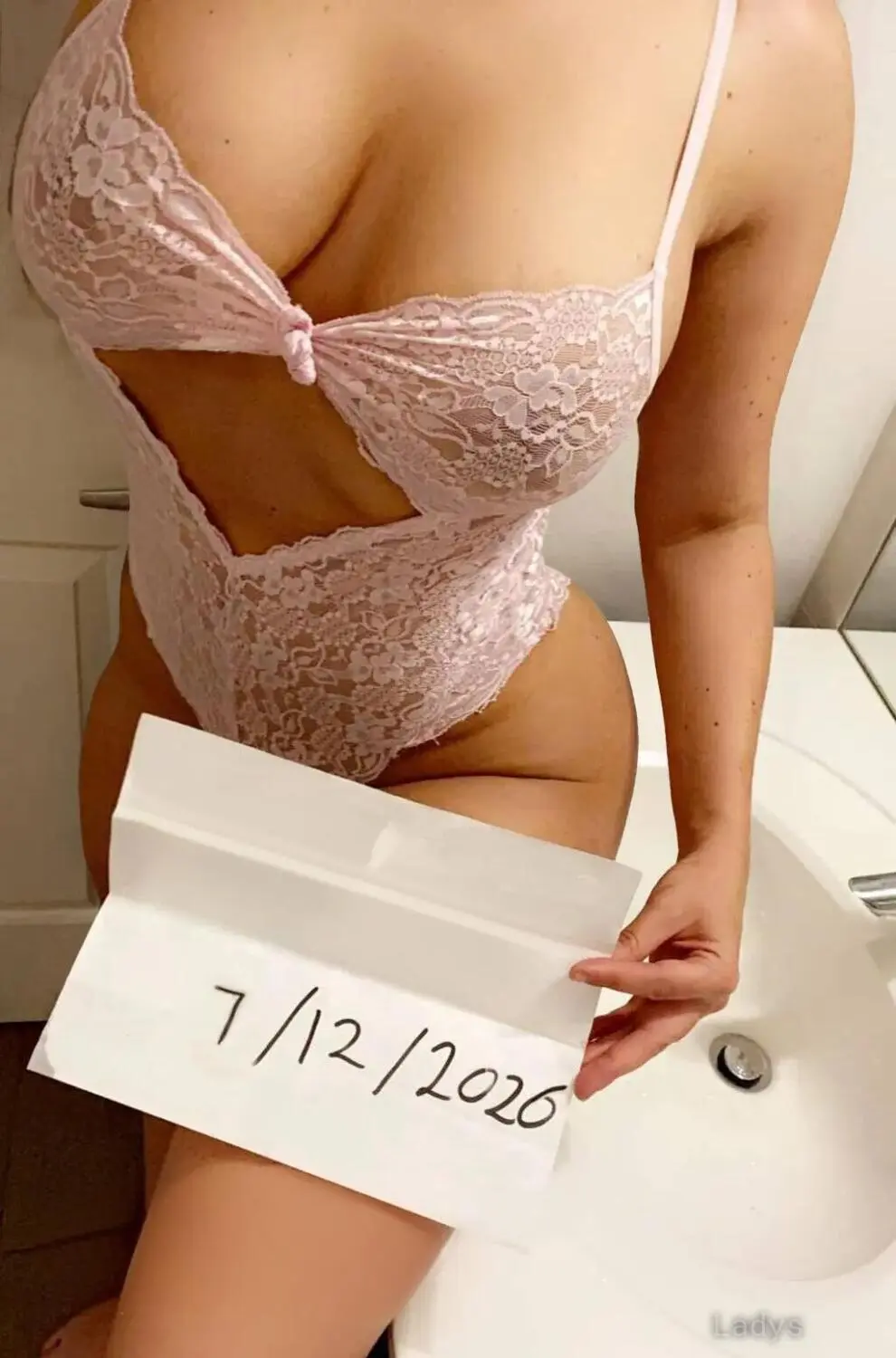 Amy (27) – Call Girl & Independent Escort Service in Halifax - Gallery Photo 5