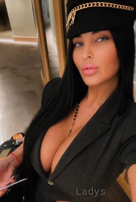 Diamond (24) – Call Girl & Independent Escort Service in Hamburg - Gallery Photo 3