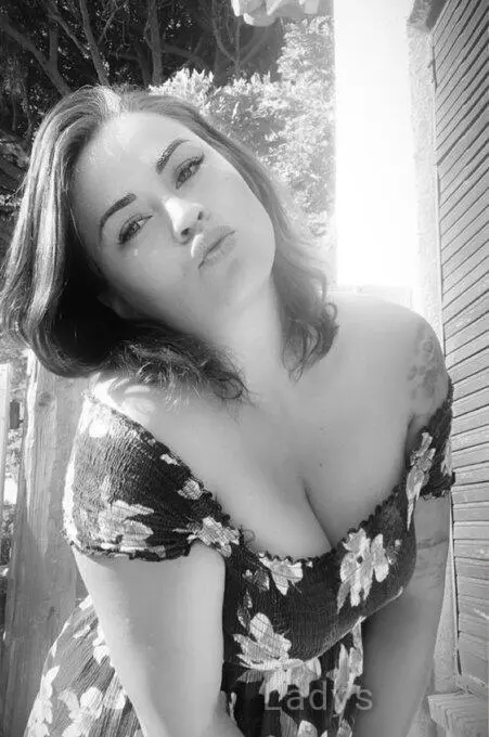 Mia (30) – Call Girl & Independent Escort Service in Hamburg - Gallery Photo 3