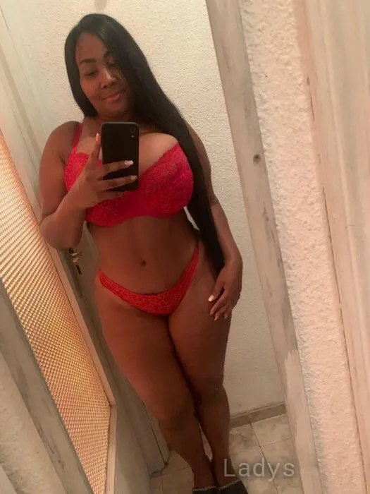 Karen (31) – Call Girl & Independent Escort Service in Hamrun - Gallery Photo 3