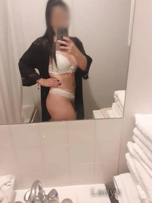 Ely (42) – Call Girl & Independent Escort Service in Hannover - Gallery Photo 4