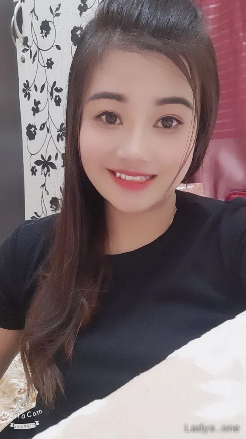 Sam (22) – Call Girl & Independent Escort Service in Kuwait City - Gallery Photo 4
