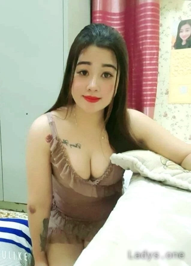 Sam (20) – Call Girl & Independent Escort Service in Kuwait City - Gallery Photo 3