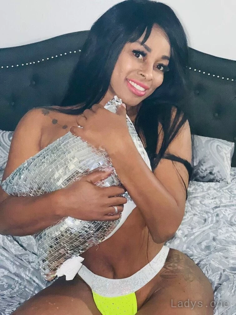 Naomy (28) – Call Girl & Independent Escort Service in Helena - Gallery Photo 4