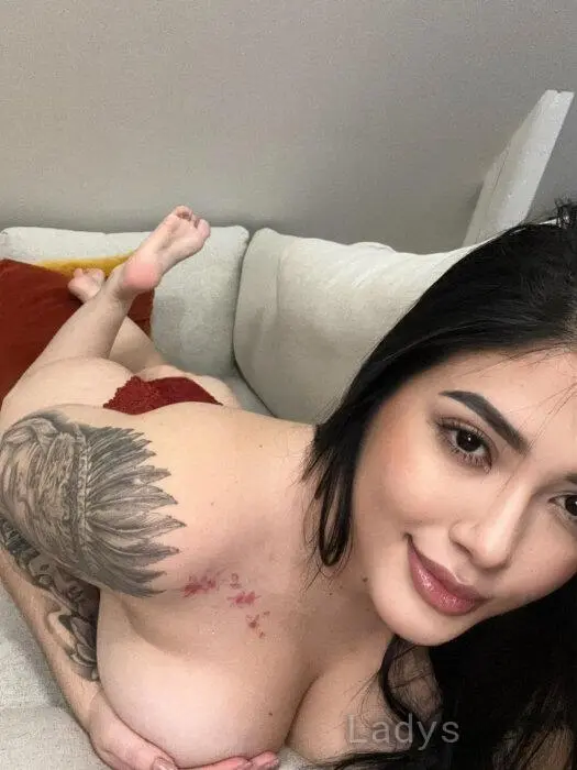 Salom (22) – Call Girl & Independent Escort Service in Helsinki - Gallery Photo 4