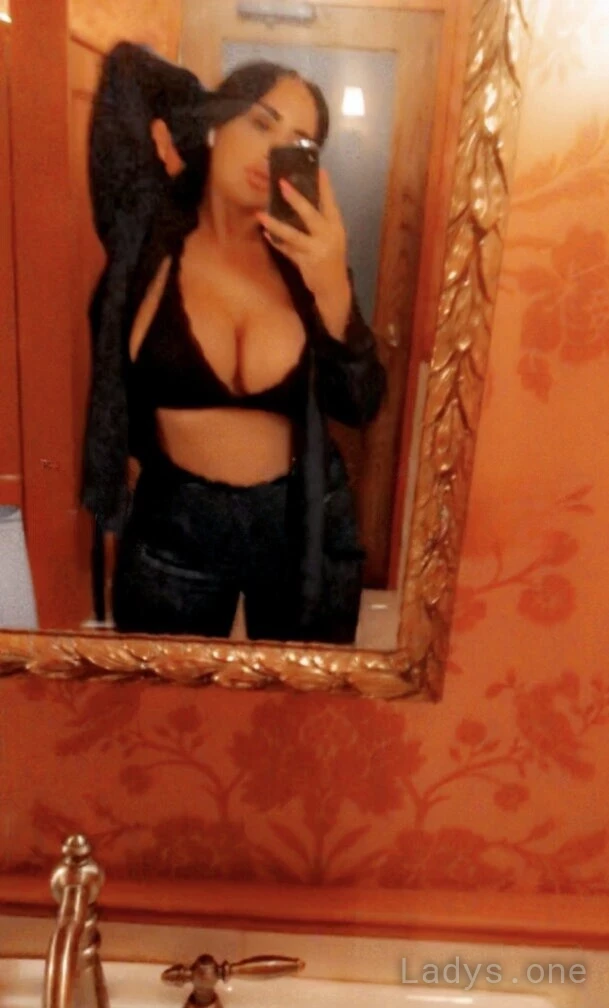 Amanda Nixon (31) – Call Girl & Independent Escort Service in Henderson - Gallery Photo 3