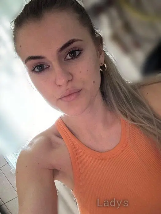 Ema (25) – Call Girl & Independent Escort Service in Herentals - Gallery Photo 3