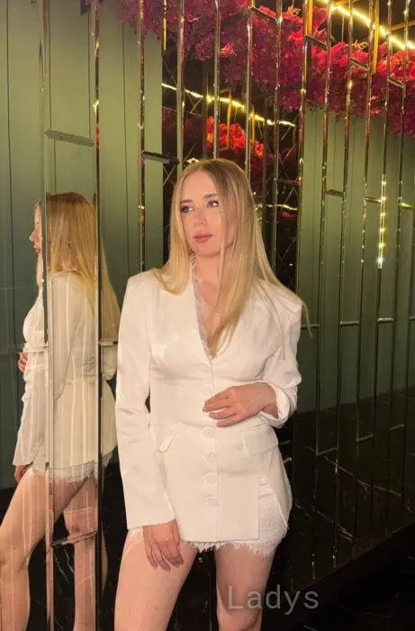 Mia (29) – Call Girl & Independent Escort Service in Himarë - Gallery Photo 3