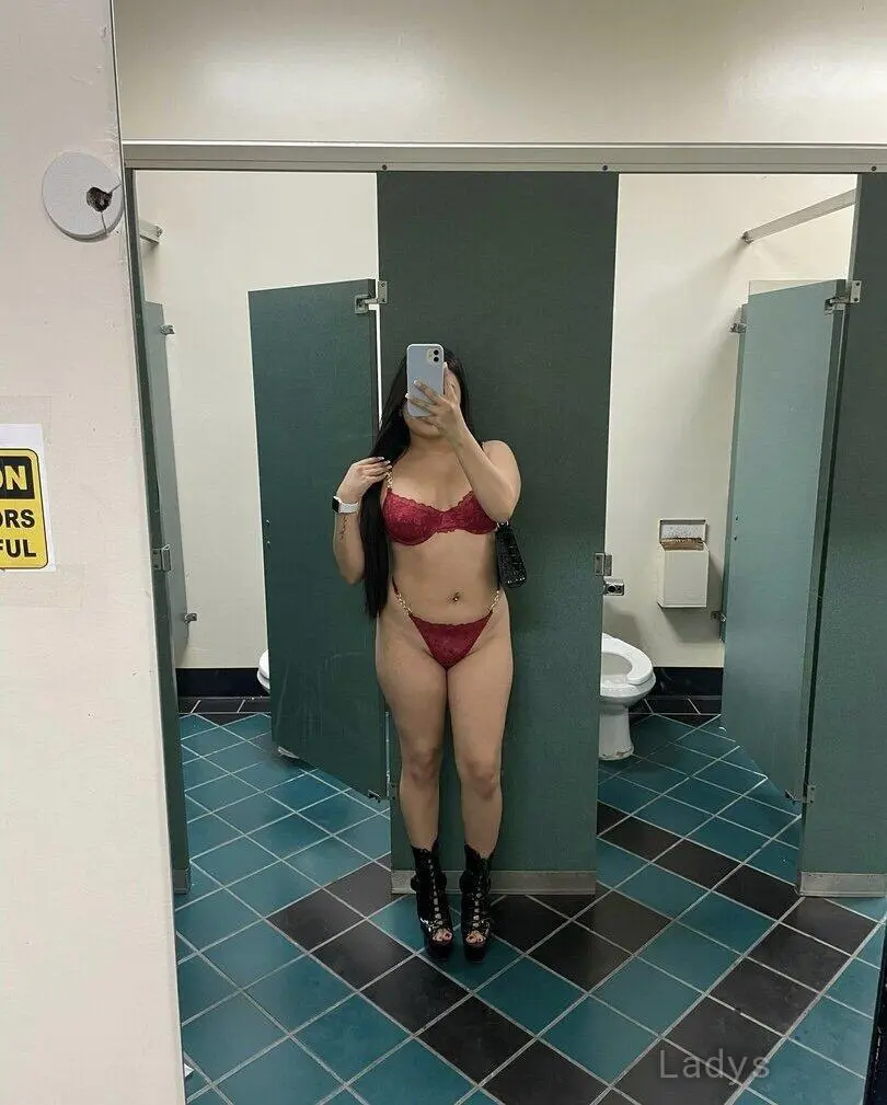 Riya (24) – Call Girl & Independent Escort Service in Hiroshima - Gallery Photo 4