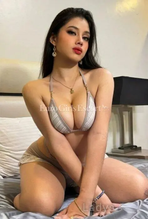 Ramona (28) – Call Girl & Independent Escort Service in Hong Kong - Gallery Photo 3